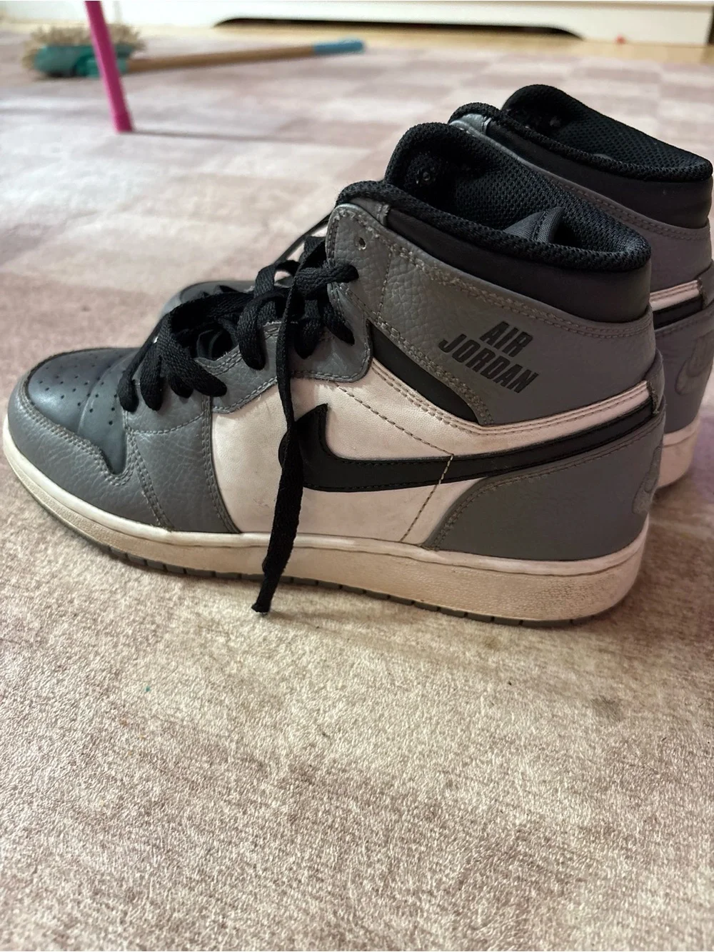 Nike Air Jordan Kids High-Top Sneakers in Gray, White and Black